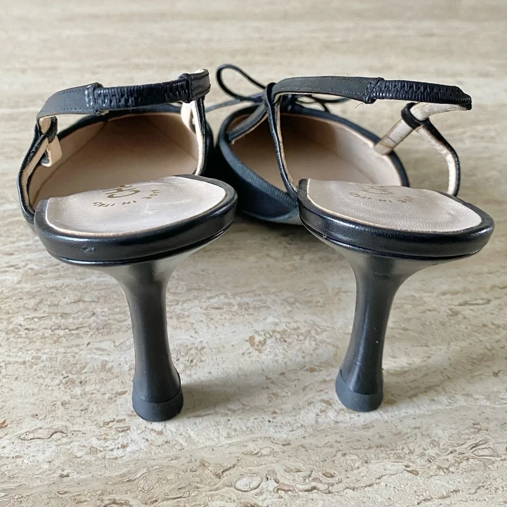 Vintage Chanel CC Bow Cap Toe Slingback Heels - Picture 9 of 11